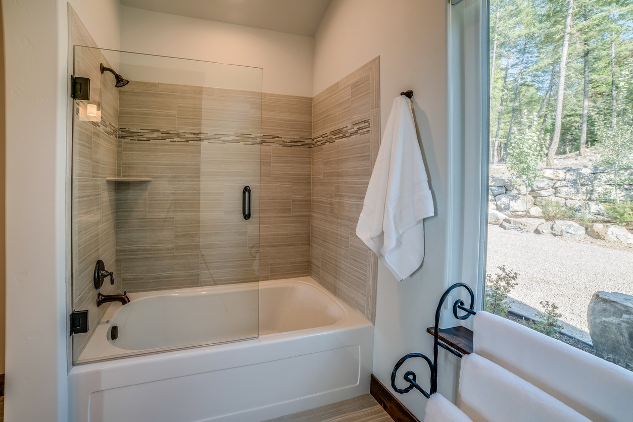 Shower & Tub Installation in Humboldt Hill